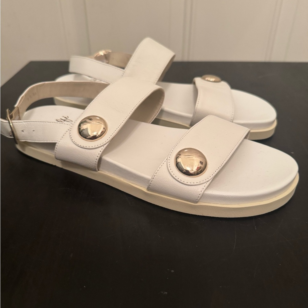 Amalfi By Rangoni Leather Sandals White Strappy Flat NWOT 9.5